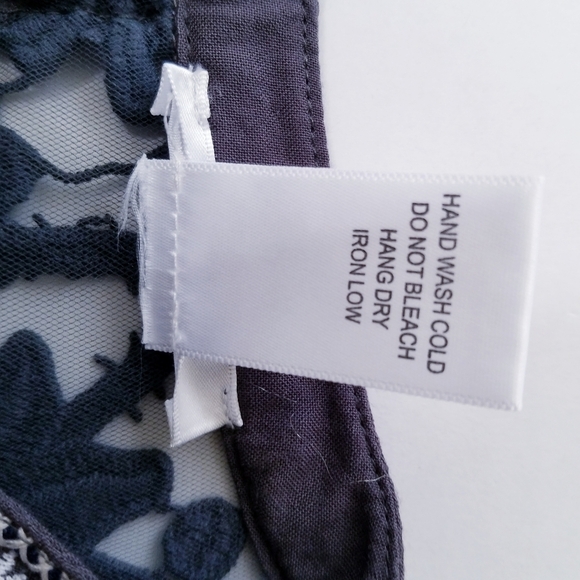 Esley | Floral Flare Top + Lace, Gray‎ Small - Picture 10 of 11